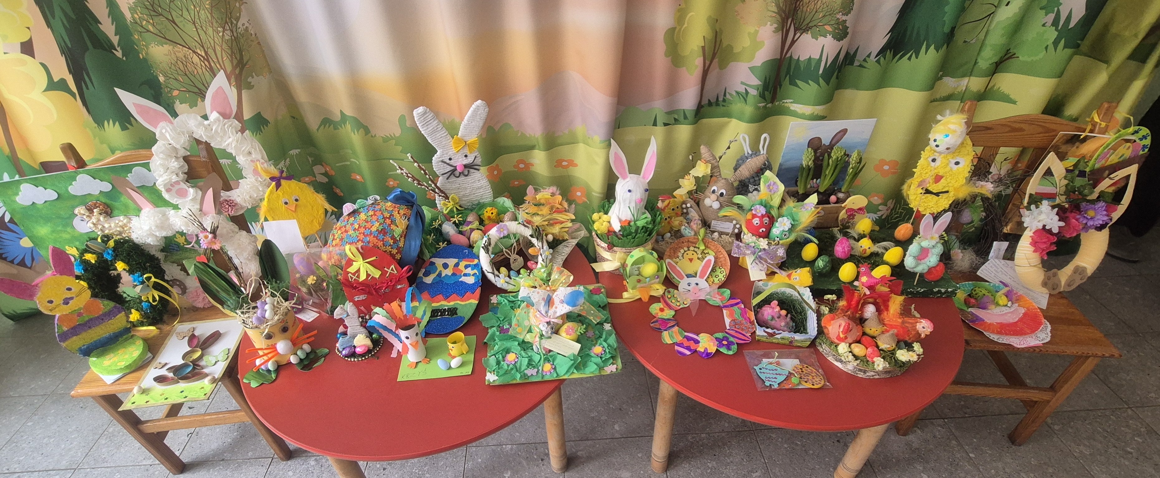 Zdjęcie przedstawiające prace dzieci wykonane na konkurs plastyczno-techniczny pt. "Dekoracja Wielkanocna"